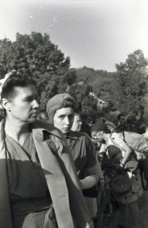 Historische Fotografie mit antiker Kameratechnik im Hohenloher Freilandmuseum - die Ankunft der Flüchtlinge